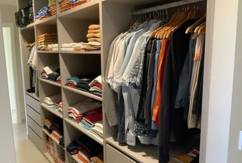 Resale - APARTMENT -
MAR DE CRISTAL - Costa Calida