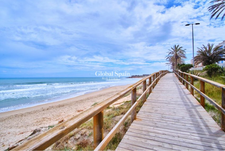 Resale - APARTMENT -
MIL PALMERAS  - Costa Blanca