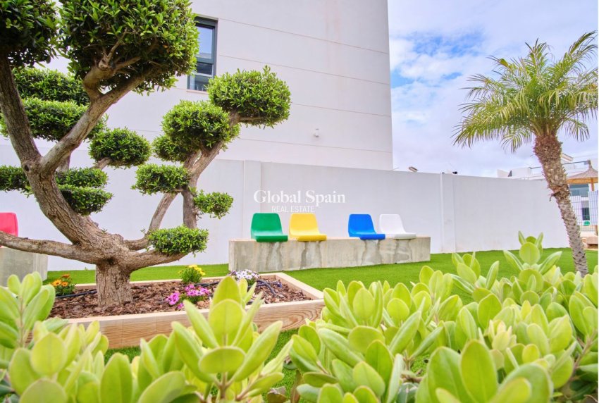 Resale - APARTMENT -
MIL PALMERAS  - Costa Blanca