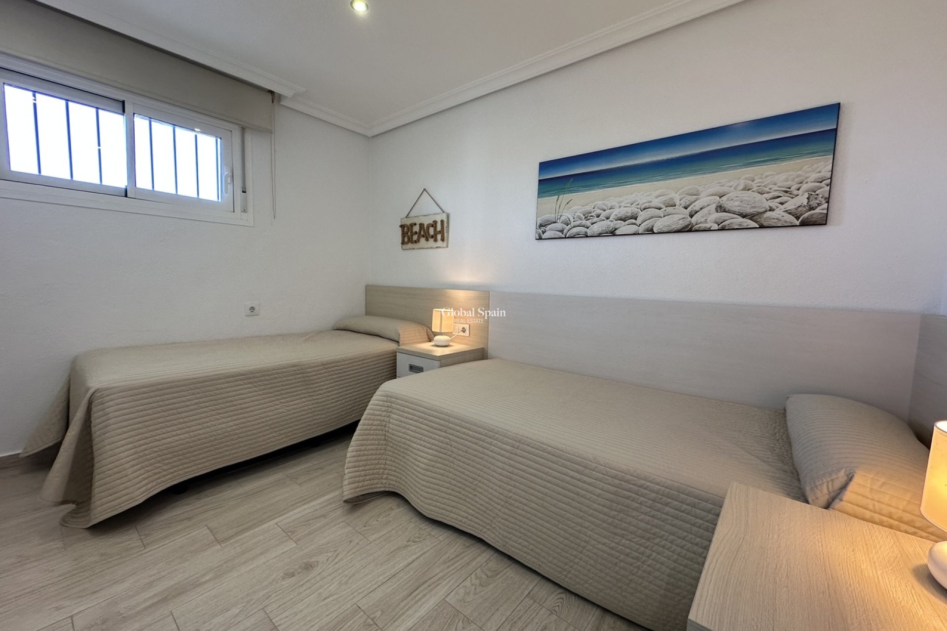 Resale - APARTMENT -
MIL PALMERAS  - Costa Blanca