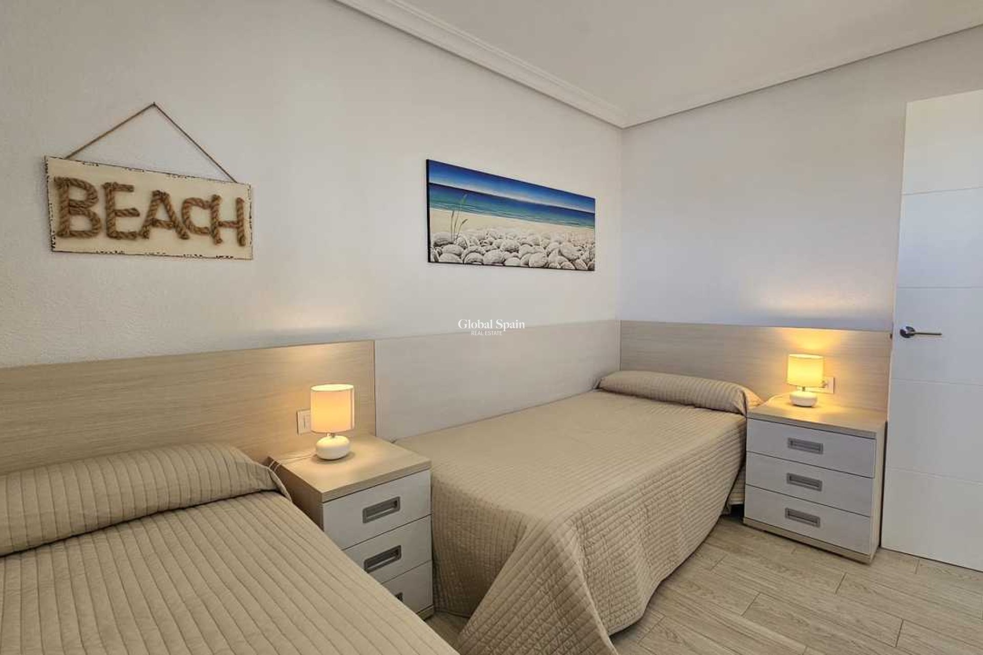 Resale - APARTMENT -
MIL PALMERAS  - Costa Blanca