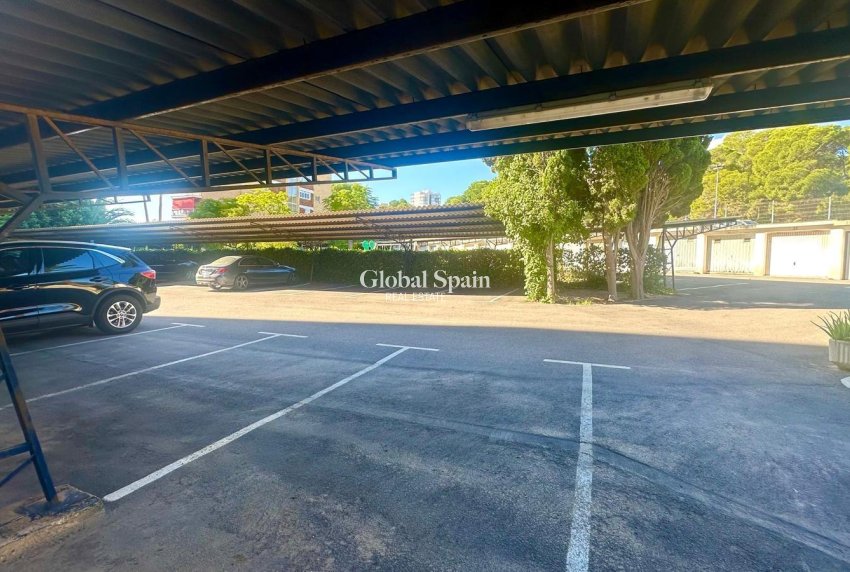 Resale - APARTMENT -
ORIHUELA COSTA - Altos de campoamor