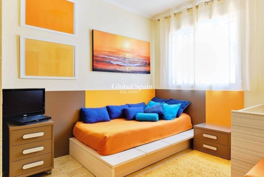 Resale - APARTMENT -
ORIHUELA COSTA - Altos de campoamor