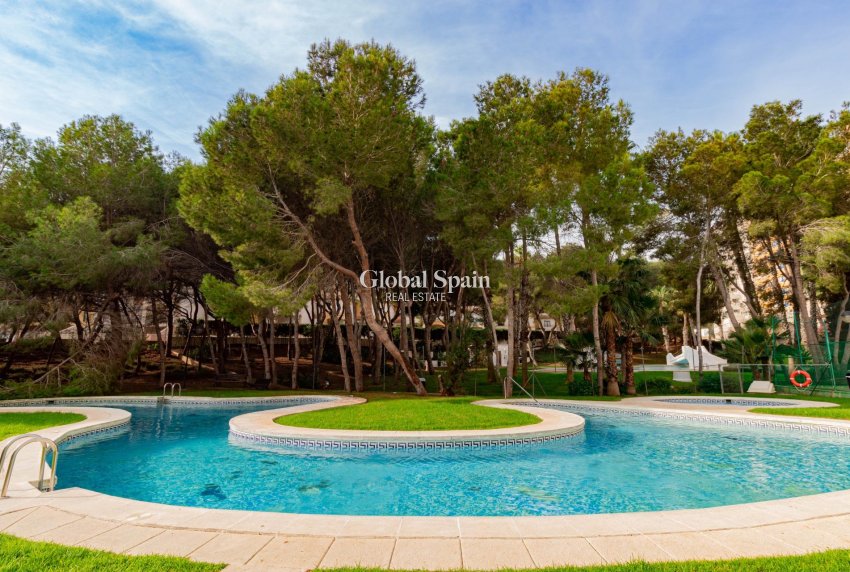 Resale - APARTMENT -
ORIHUELA COSTA - Altos de Campoamor
