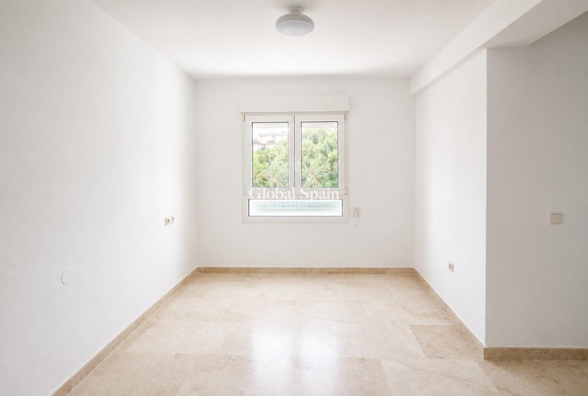 Resale - APARTMENT -
ORIHUELA COSTA - Altos de campoamor