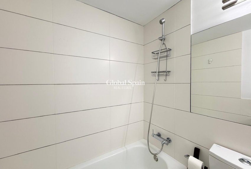 Resale - APARTMENT -
ORIHUELA COSTA - Altos de campoamor