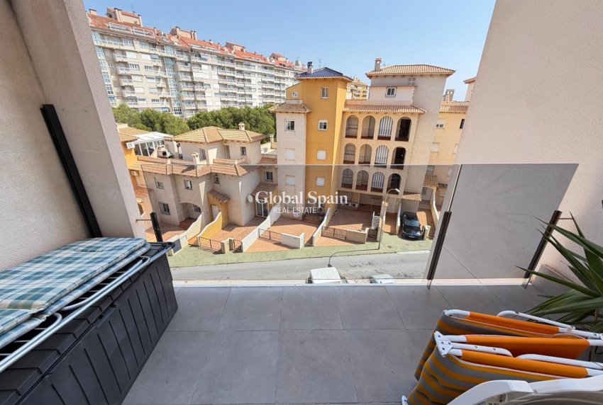 Resale - APARTMENT -
ORIHUELA COSTA - Altos de campoamor