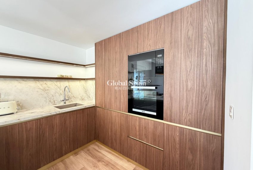 Resale - APARTMENT -
ORIHUELA COSTA - Altos de campoamor