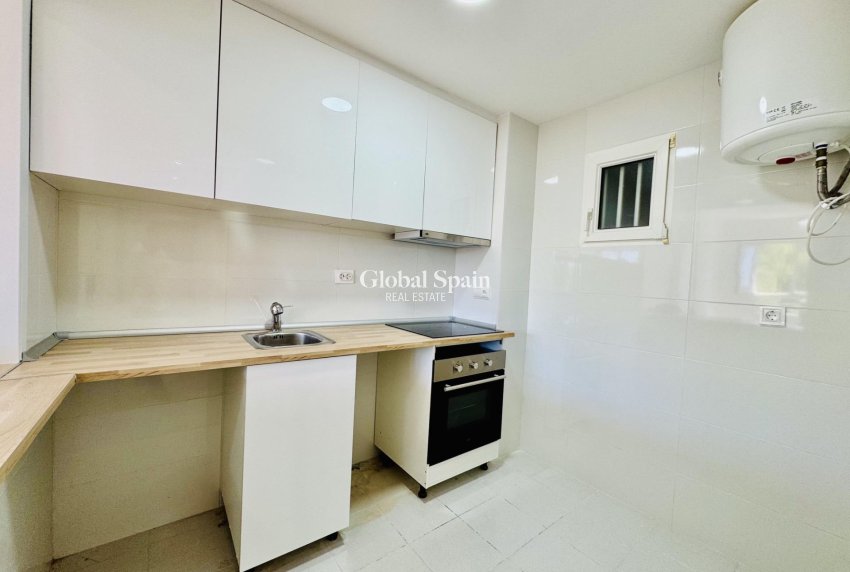 Resale - APARTMENT -
ORIHUELA COSTA - Altos de campoamor