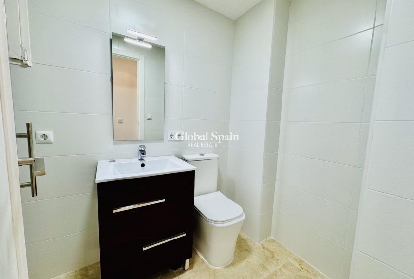 Resale - APARTMENT -
ORIHUELA COSTA - Altos de campoamor