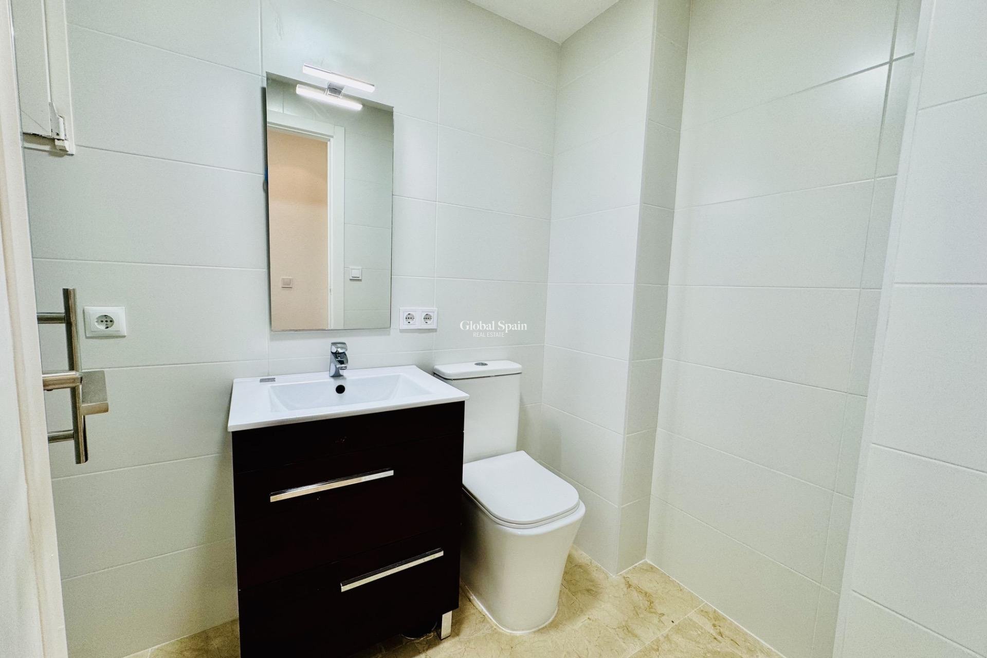 Resale - APARTMENT -
ORIHUELA COSTA - Altos de campoamor