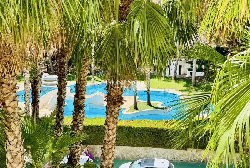 Resale - APARTMENT -
ORIHUELA COSTA - Altos de campoamor