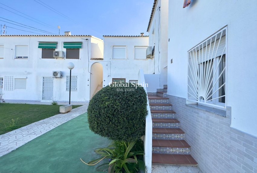 Resale - APARTMENT -
ORIHUELA COSTA - CABO ROIG