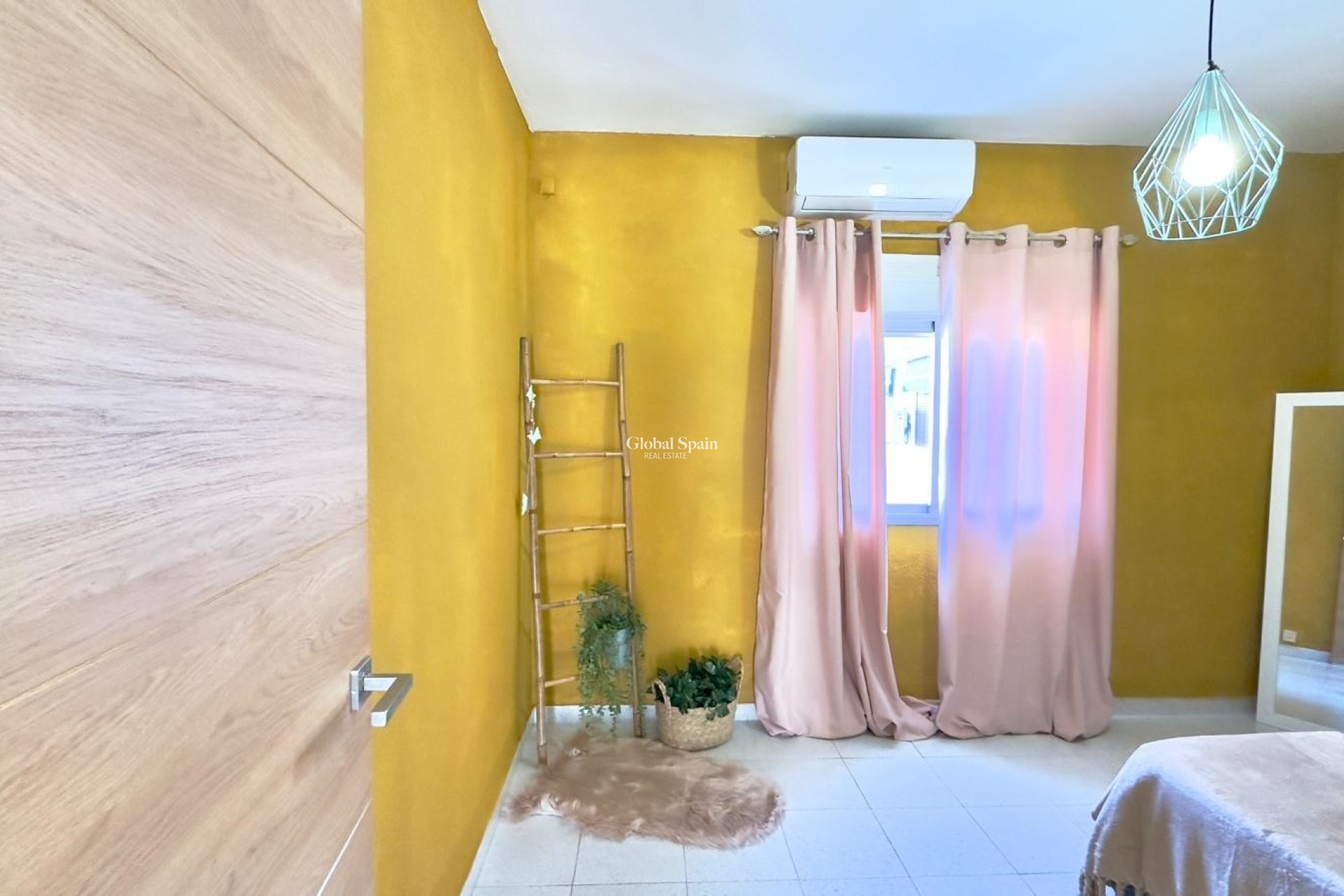 Resale - APARTMENT -
ORIHUELA COSTA - CABO ROIG