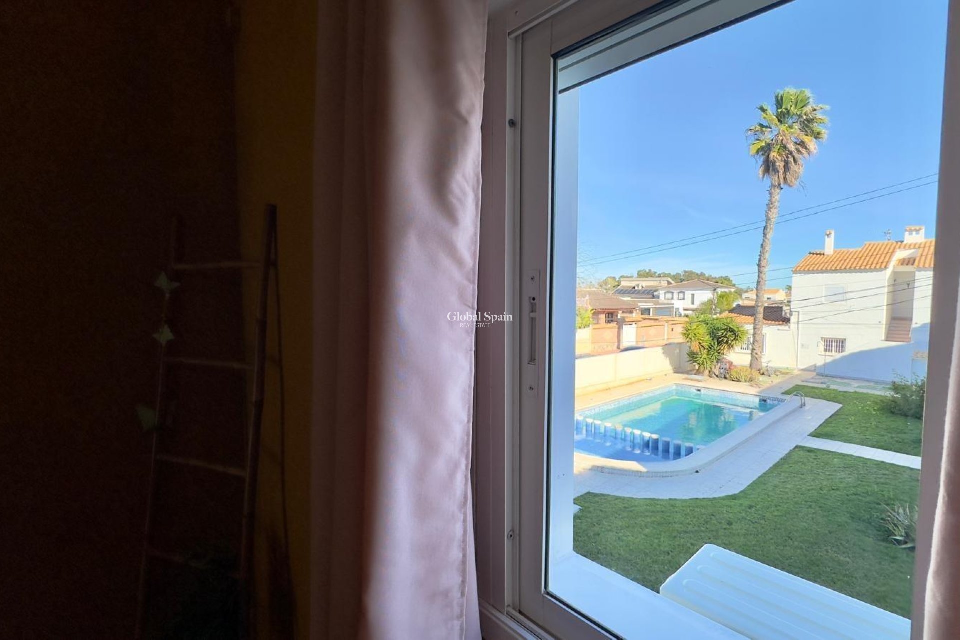 Resale - APARTMENT -
ORIHUELA COSTA - CABO ROIG