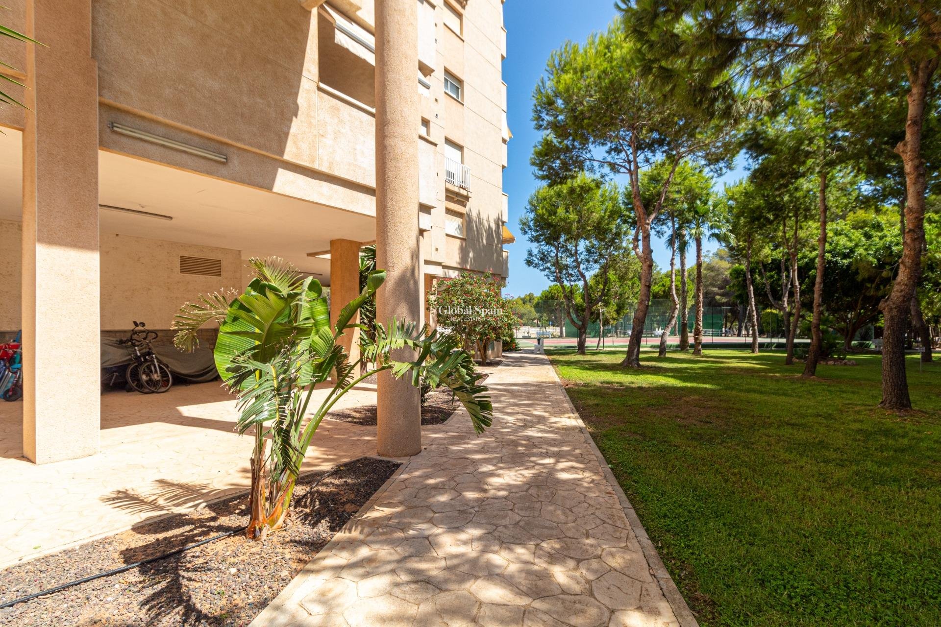 Resale - APARTMENT -
ORIHUELA COSTA - CAMPOAMOR