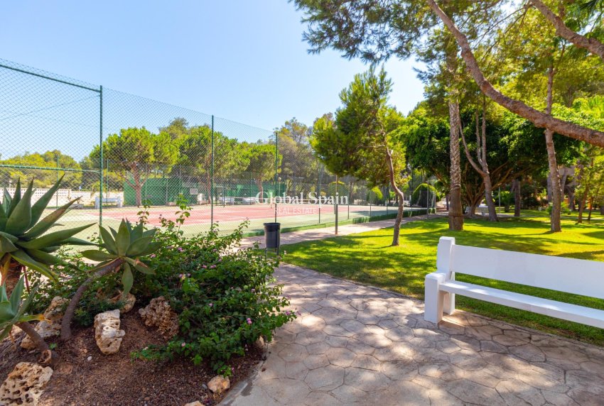 Resale - APARTMENT -
ORIHUELA COSTA - CAMPOAMOR