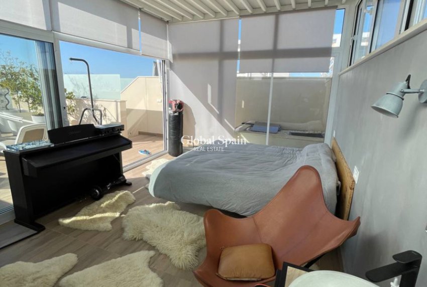 Resale - APARTMENT -
ORIHUELA COSTA - Costa Blanca