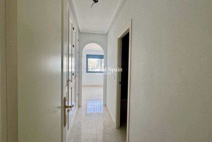 Resale - APARTMENT -
ORIHUELA COSTA - Costa Blanca