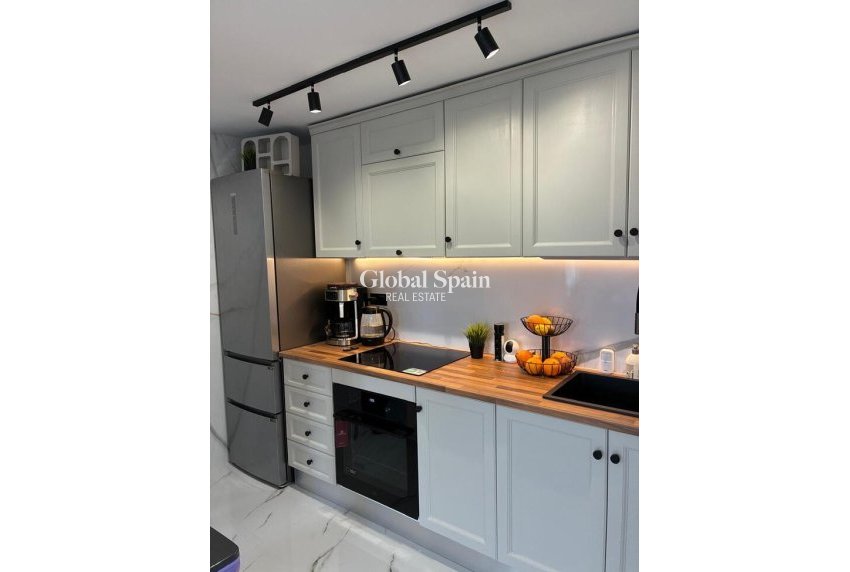 Resale - APARTMENT -
ORIHUELA COSTA - Costa Blanca