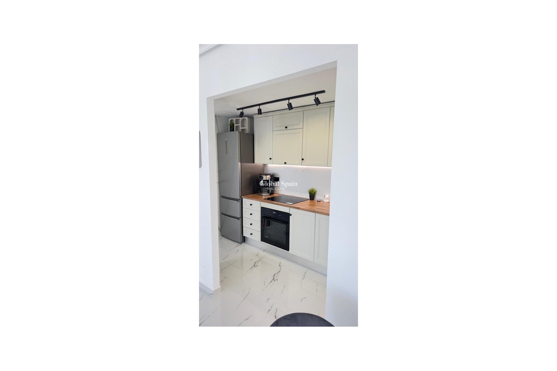 Resale - APARTMENT -
ORIHUELA COSTA - Costa Blanca