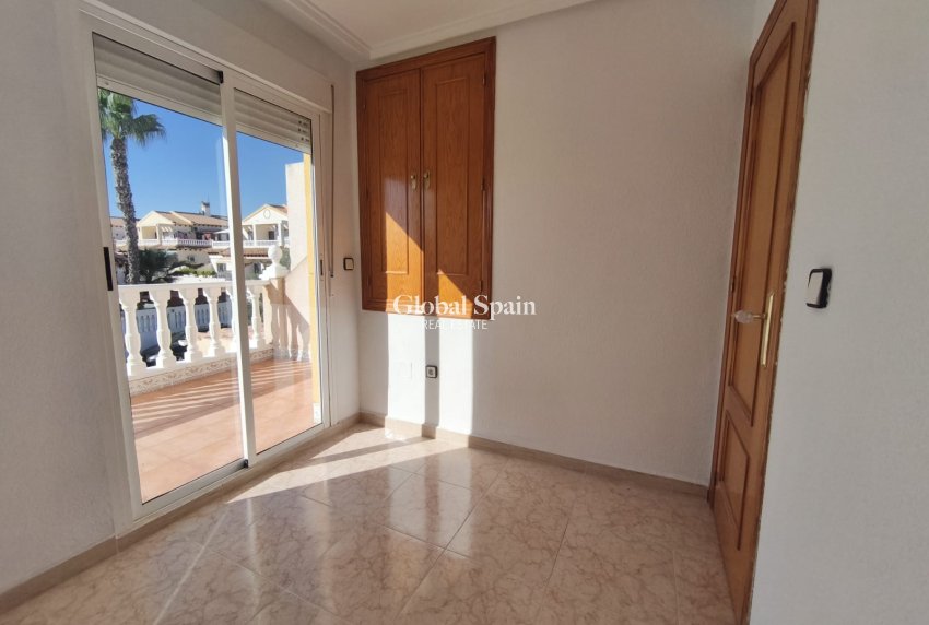 Resale - APARTMENT -
ORIHUELA COSTA - Costa Blanca