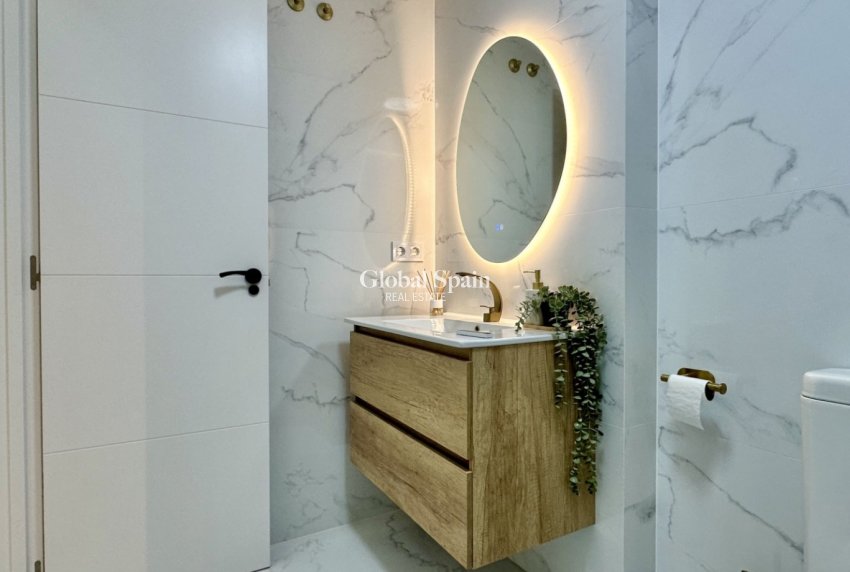 Resale - APARTMENT -
ORIHUELA COSTA - Costa Blanca