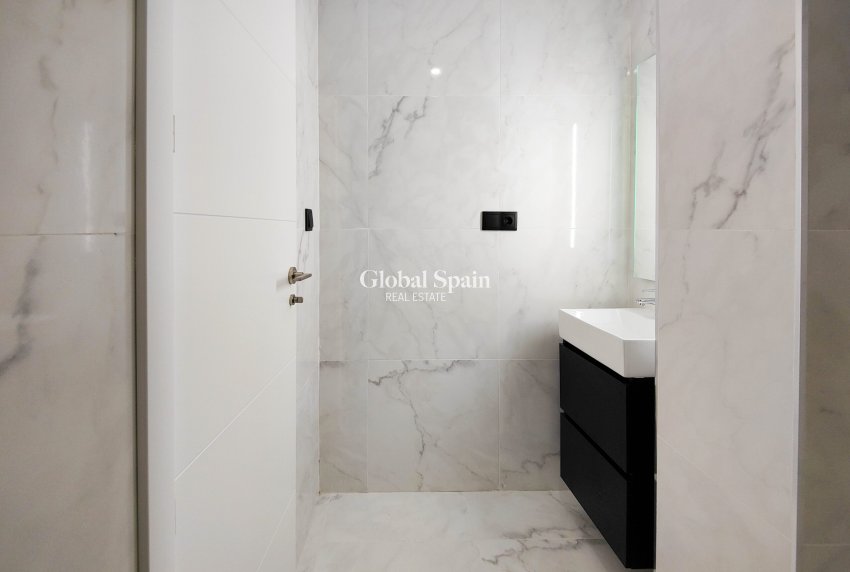 Resale - APARTMENT -
ORIHUELA COSTA - Costa Blanca