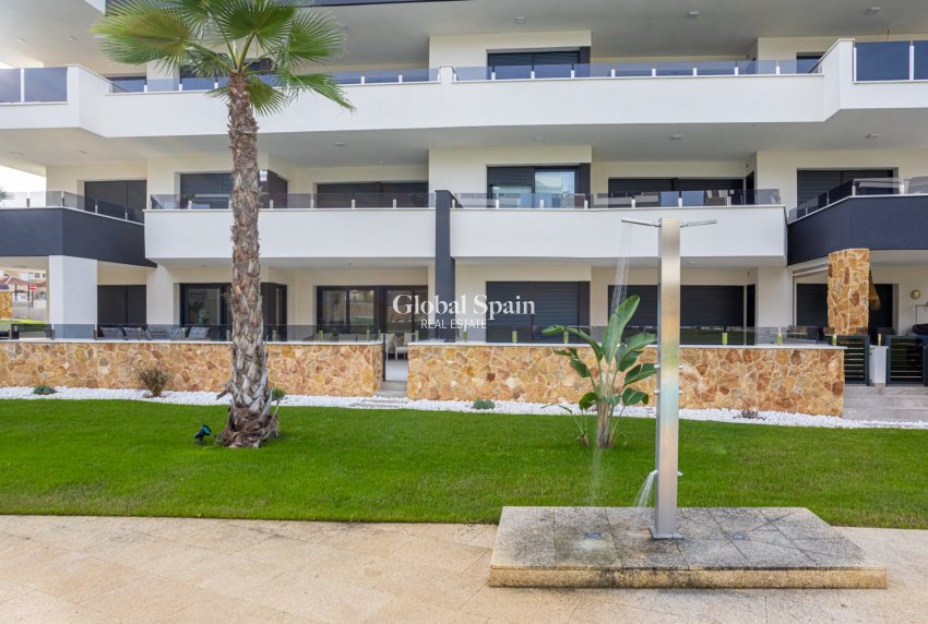 Resale - APARTMENT -
ORIHUELA COSTA - Costa Blanca