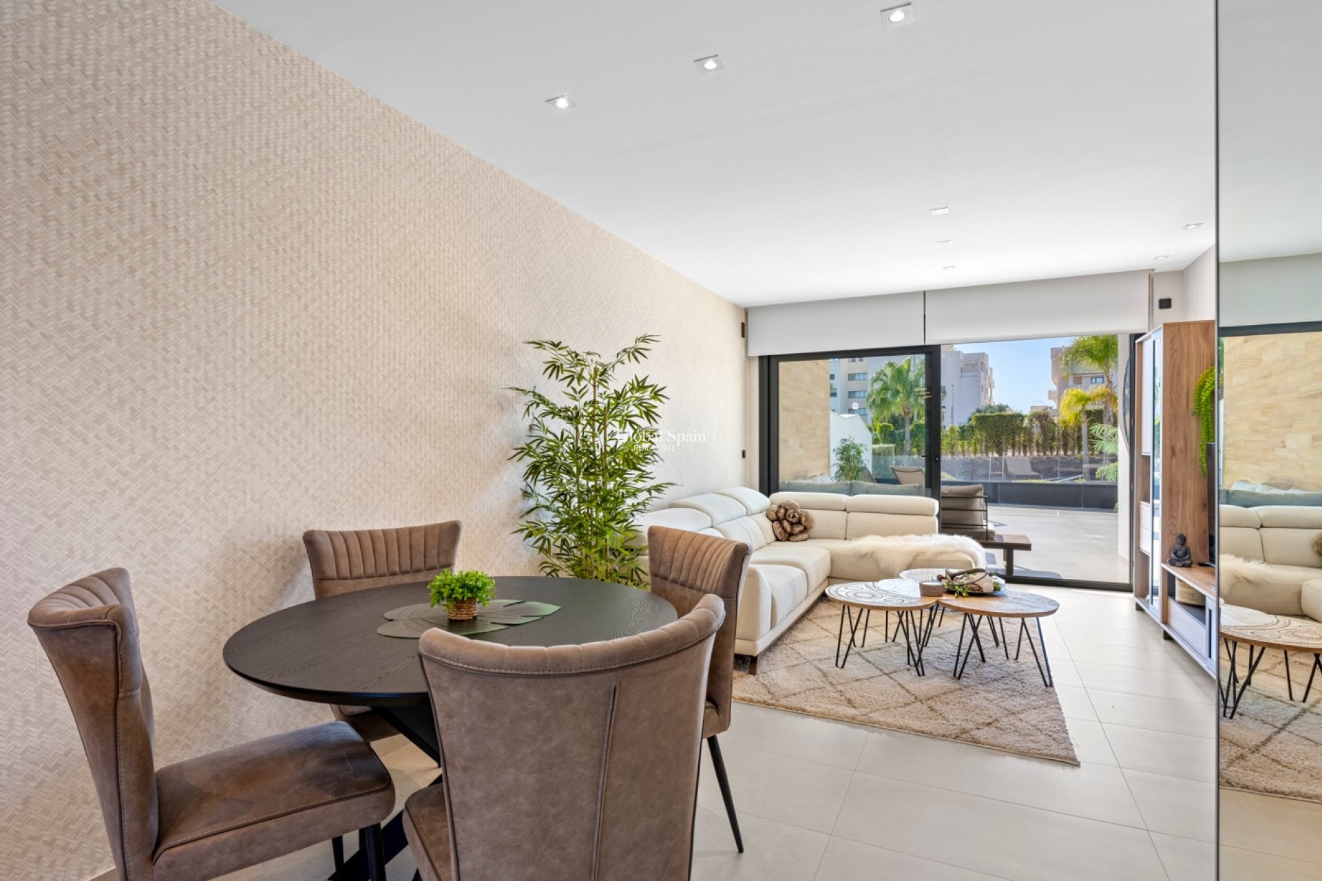 Resale - APARTMENT -
ORIHUELA COSTA - Costa Blanca