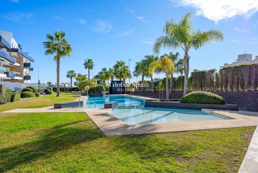 Resale - APARTMENT -
ORIHUELA COSTA - Costa Blanca