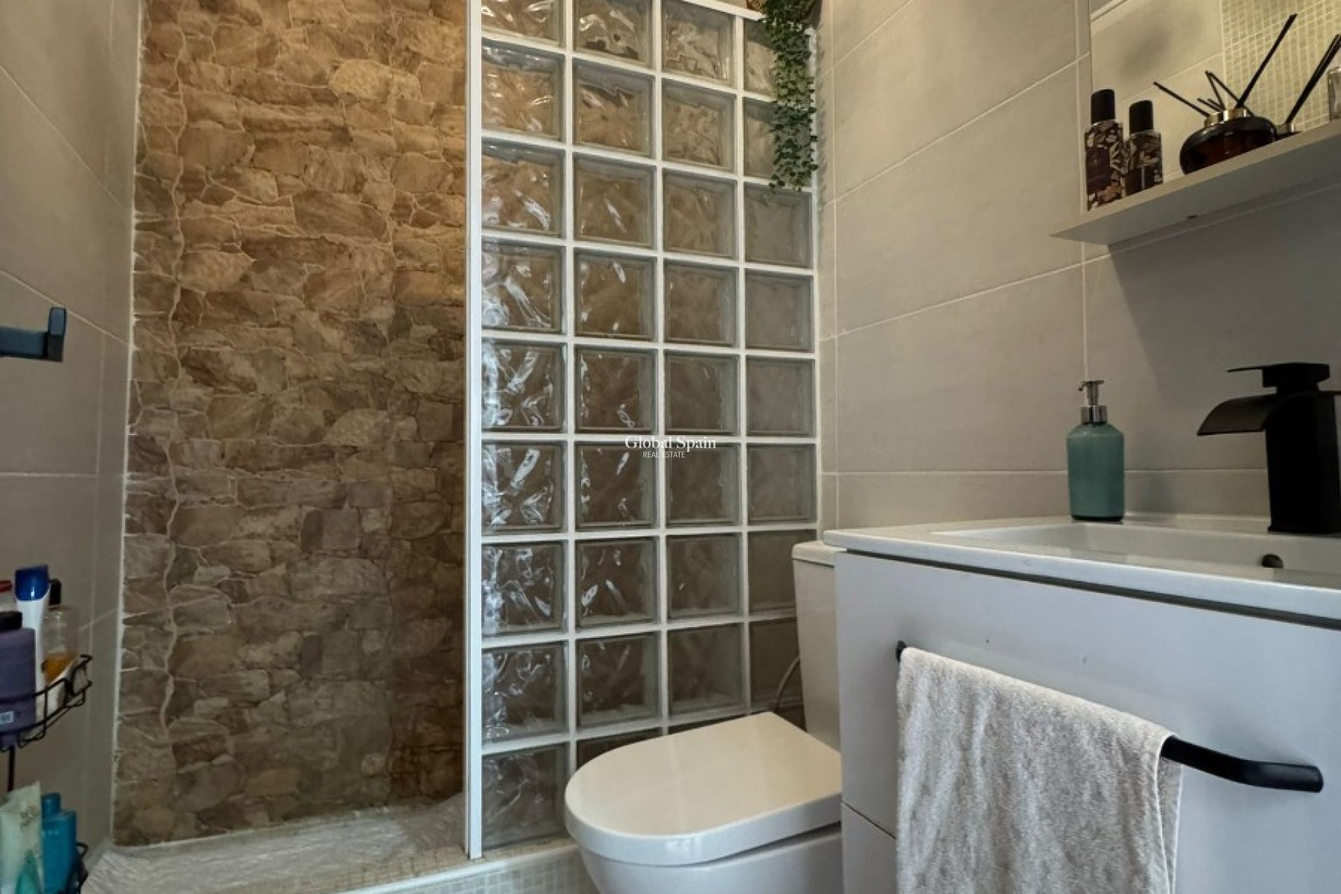 Resale - APARTMENT -
ORIHUELA COSTA - Costa Blanca