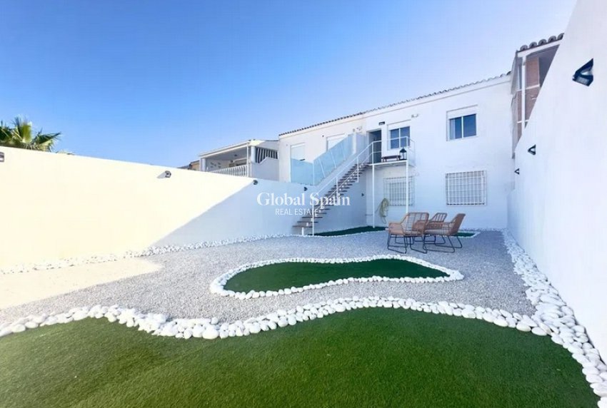 Resale - APARTMENT -
ORIHUELA COSTA - Costa Blanca