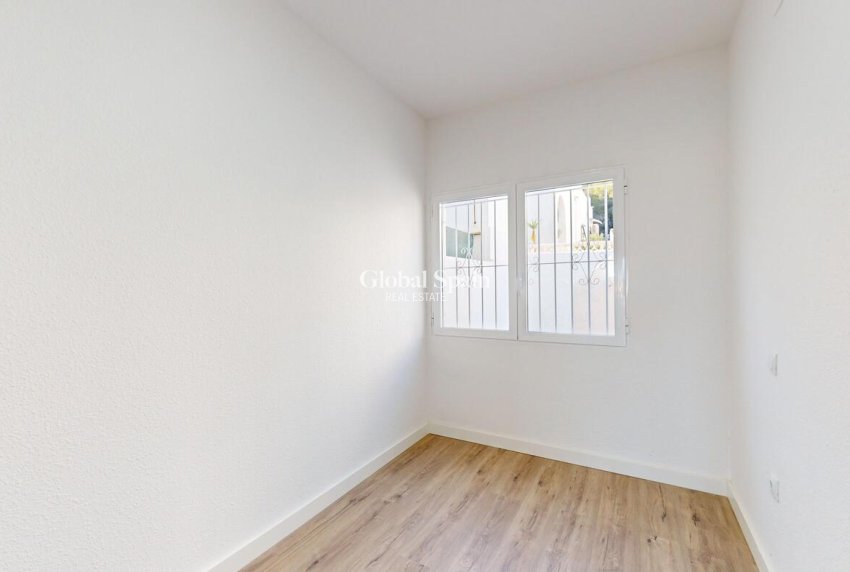 Resale - APARTMENT -
ORIHUELA COSTA - Costa Blanca