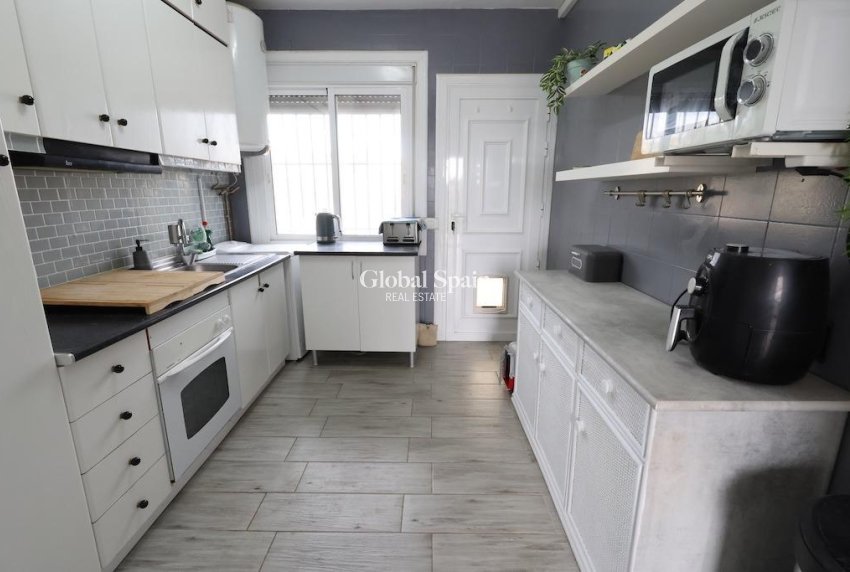 Resale - APARTMENT -
ORIHUELA COSTA - Costa Blanca