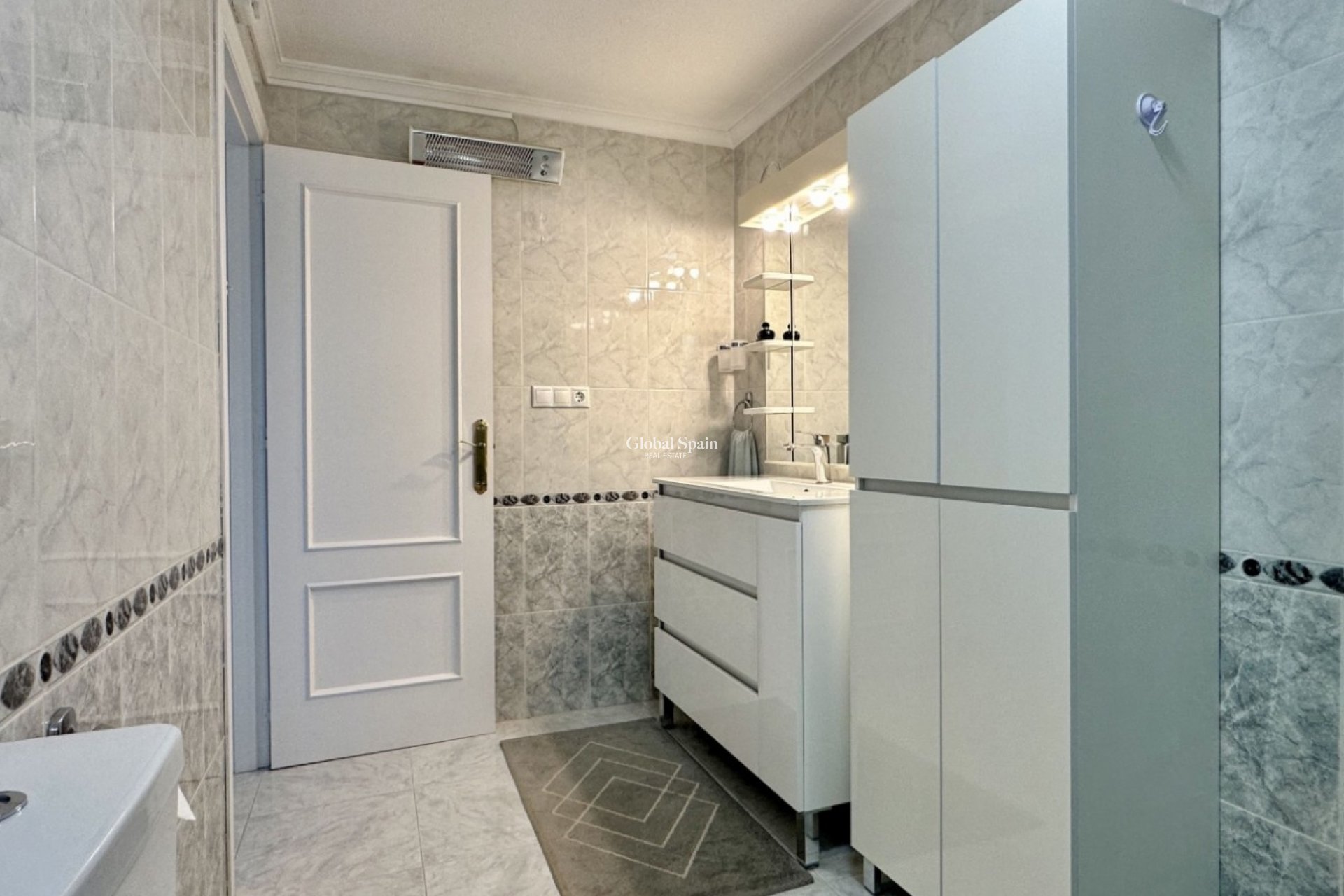 Resale - APARTMENT -
ORIHUELA COSTA - Costa Blanca