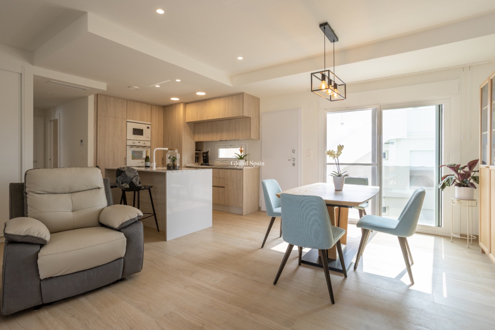 Resale - APARTMENT -
ORIHUELA COSTA - Costa Blanca