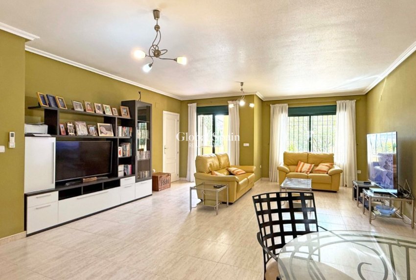 Resale - APARTMENT -
ORIHUELA COSTA - Costa Blanca