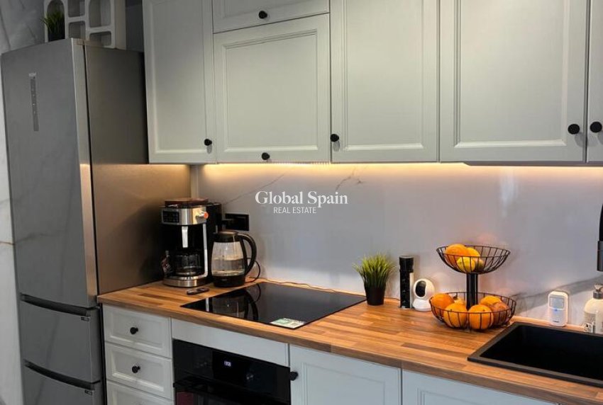 Resale - APARTMENT -
ORIHUELA COSTA - Costa Blanca