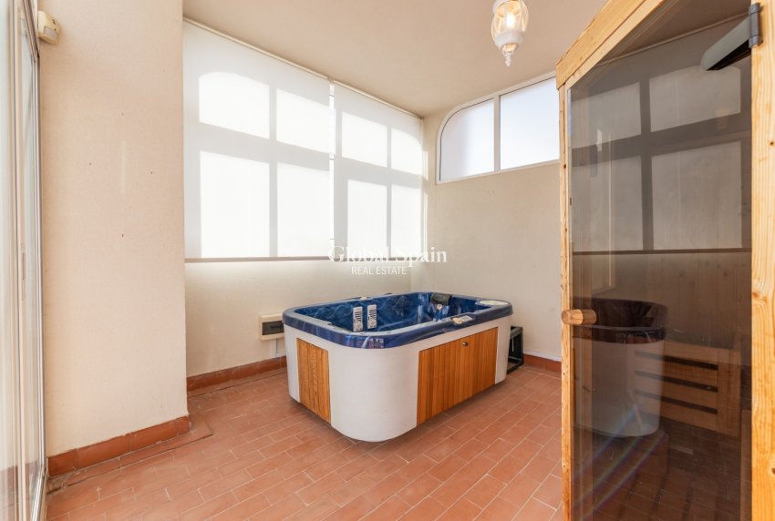 Resale - APARTMENT -
ORIHUELA COSTA - Costa Blanca