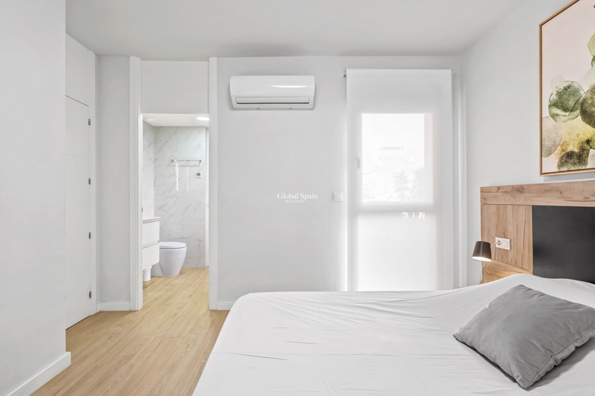 Resale - APARTMENT -
ORIHUELA COSTA - Costa Blanca