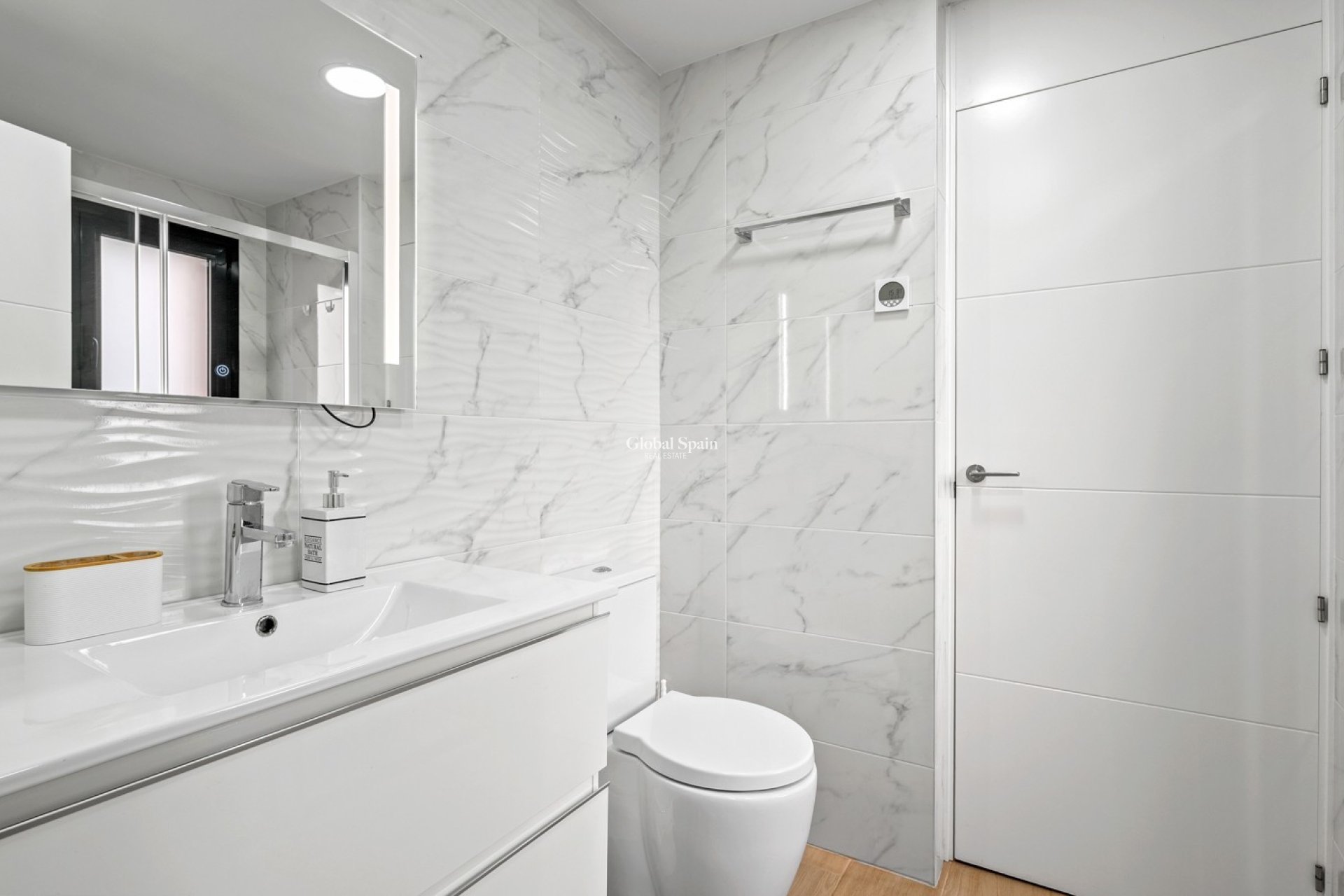 Resale - APARTMENT -
ORIHUELA COSTA - Costa Blanca