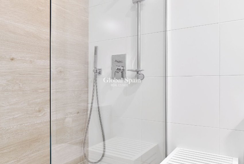 Resale - APARTMENT -
ORIHUELA COSTA - Costa Blanca