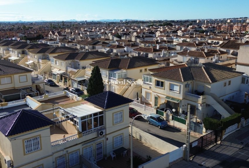 Resale - APARTMENT -
ORIHUELA COSTA - Costa Blanca