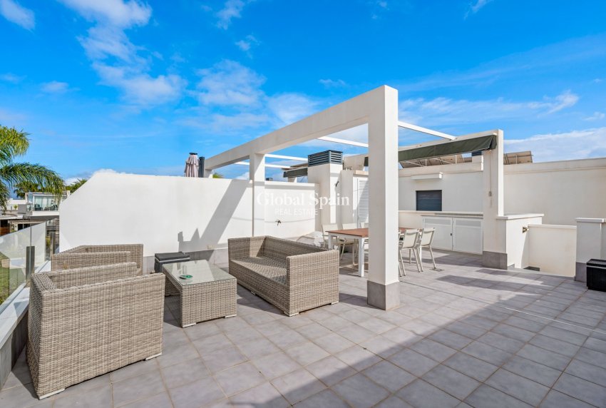 Resale - APARTMENT -
ORIHUELA COSTA - Costa Blanca