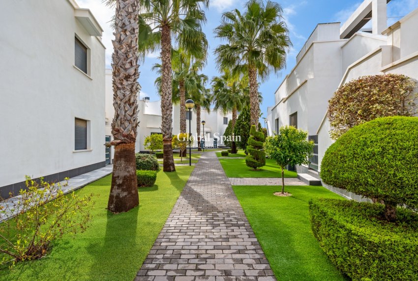 Resale - APARTMENT -
ORIHUELA COSTA - Costa Blanca