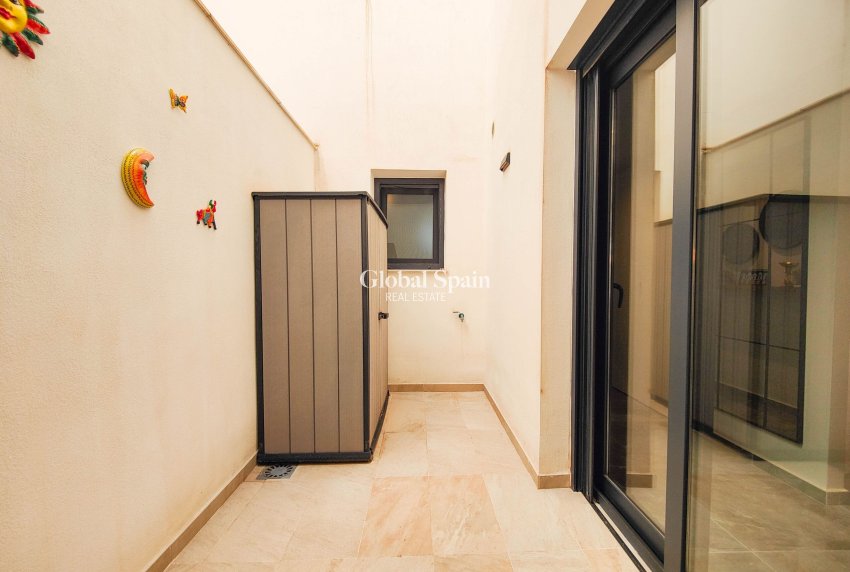 Resale - APARTMENT -
ORIHUELA COSTA - Costa Blanca