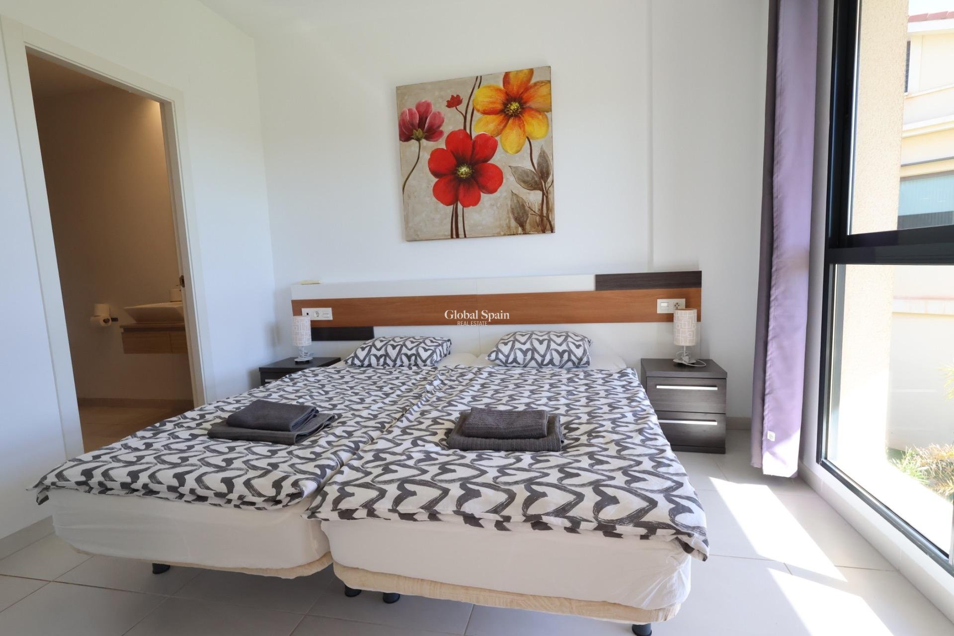 Resale - APARTMENT -
ORIHUELA COSTA - Costa Blanca