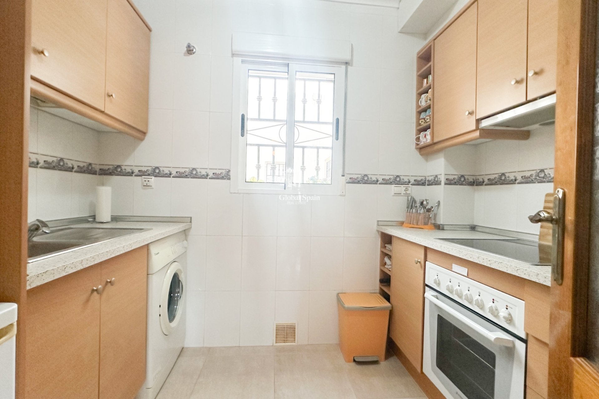 Resale - APARTMENT -
ORIHUELA COSTA - Costa Blanca