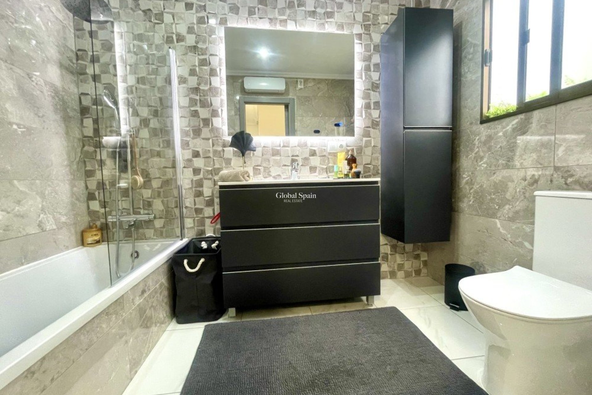 Resale - APARTMENT -
ORIHUELA COSTA - Costa Blanca